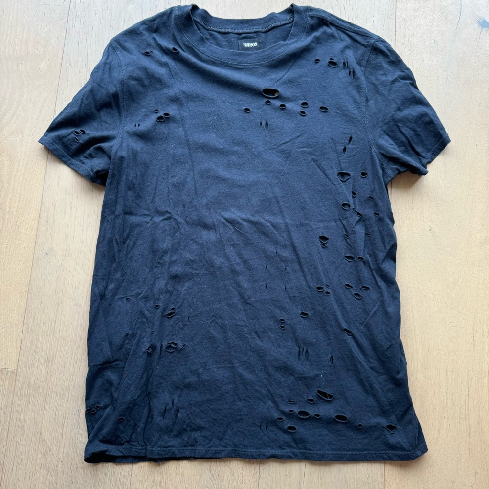 Men’s Hudson Distressed Holes T-Shirt *USED*